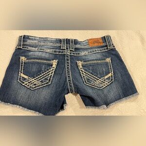 BKE Stella vintage  shorts size 28 worn once ! Like new